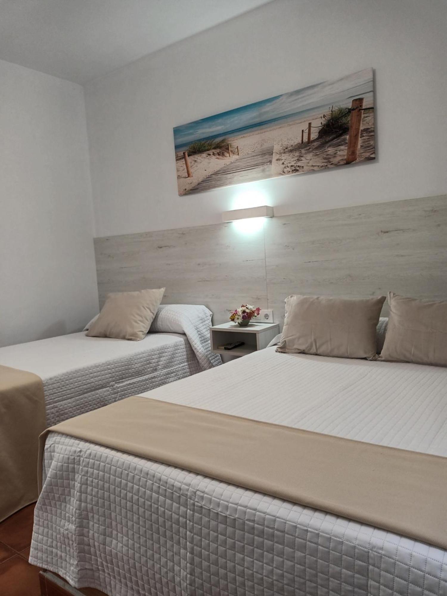 Hostal Los Mellizos Conil De La Frontera Bagian luar foto