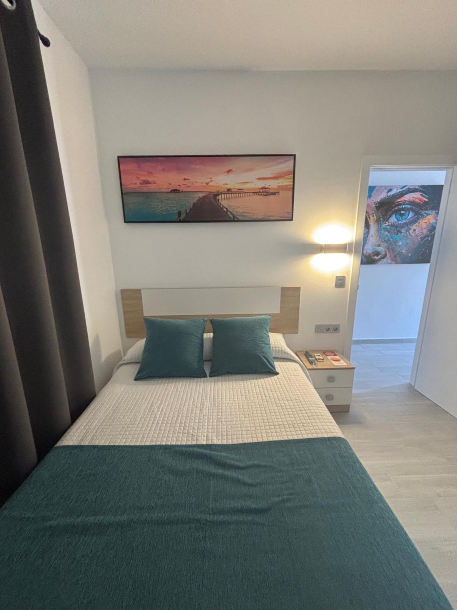 Hostal Los Mellizos Conil De La Frontera Bagian luar foto