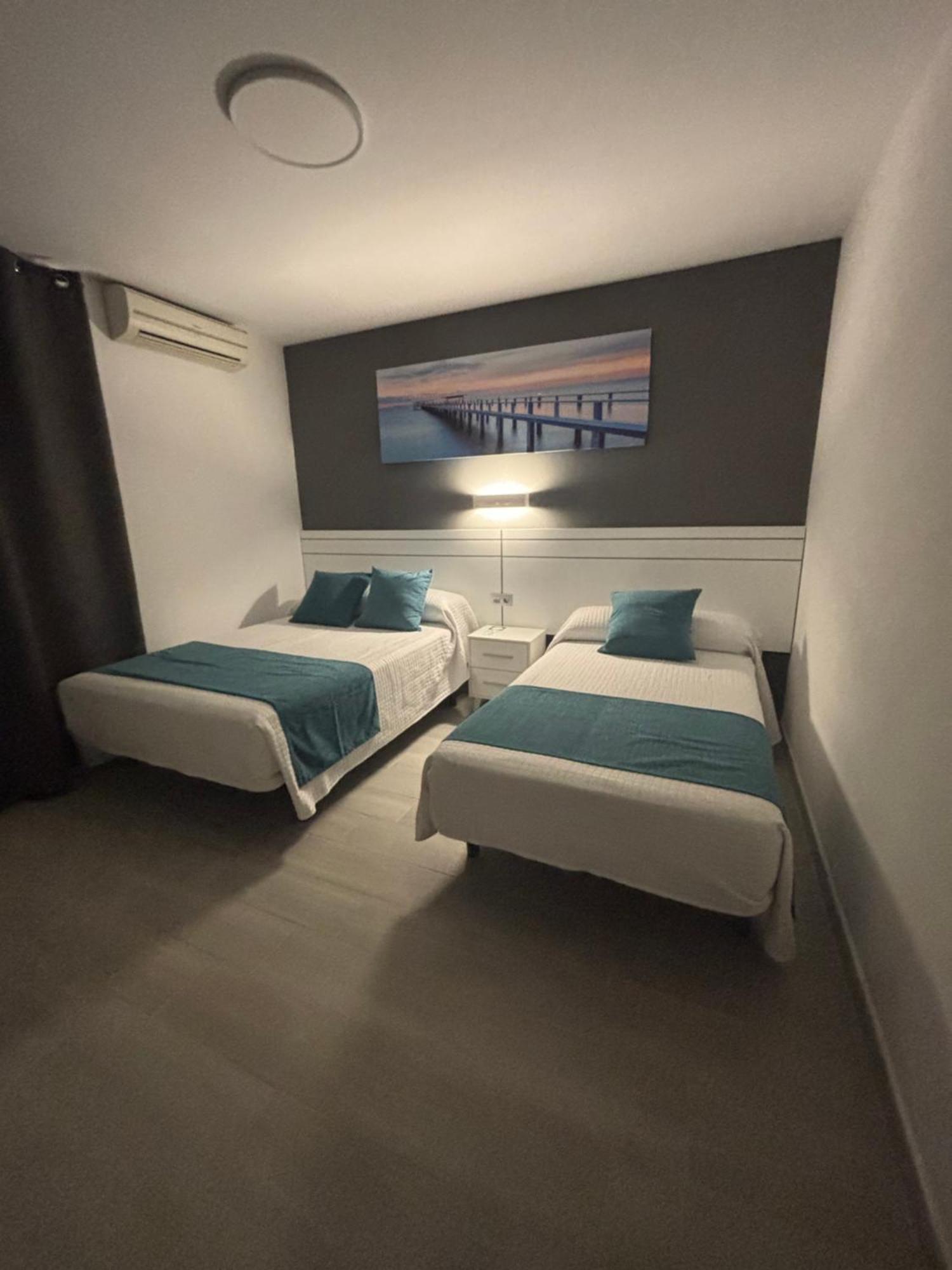 Hostal Los Mellizos Conil De La Frontera Bagian luar foto