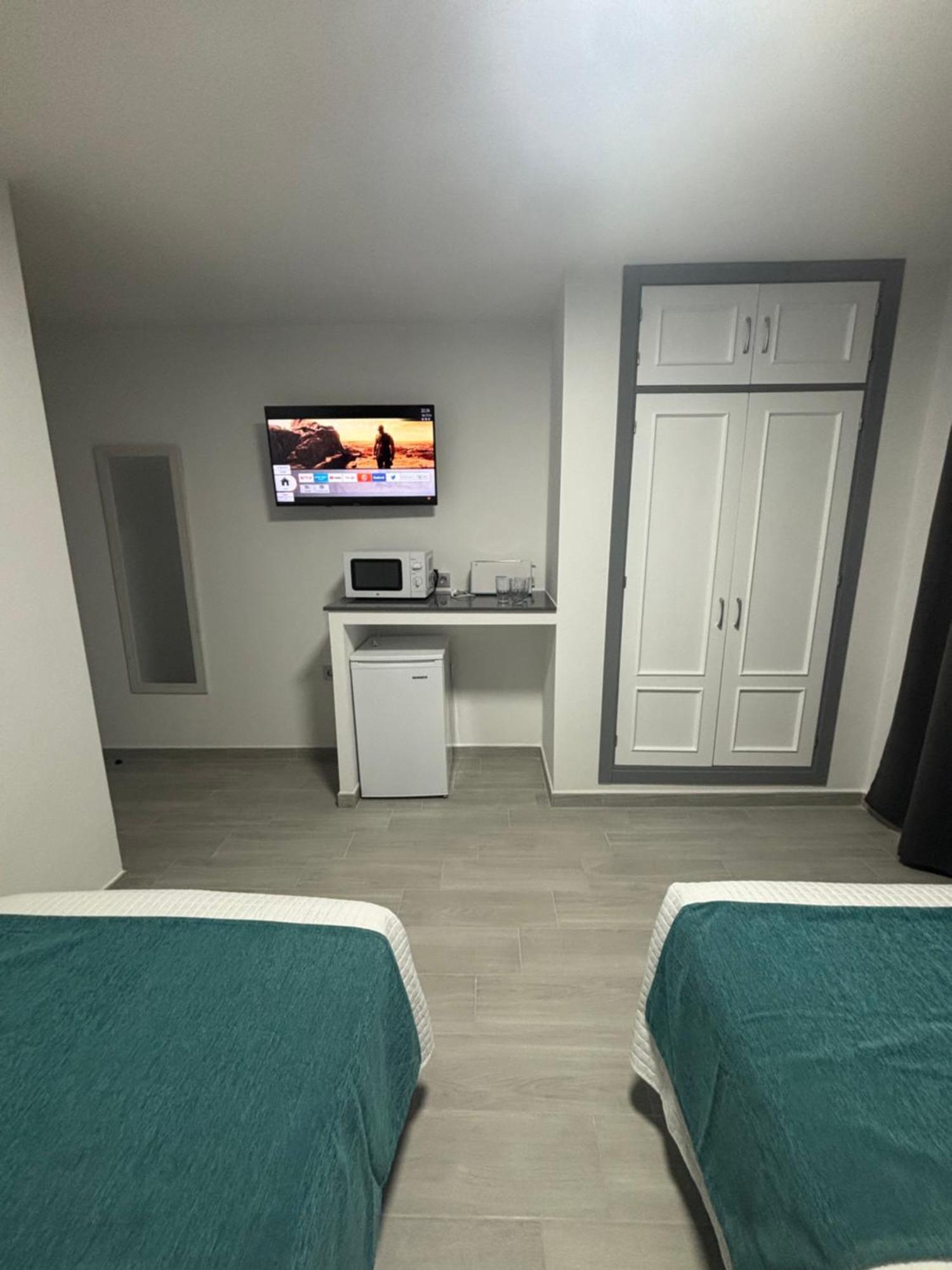 Hostal Los Mellizos Conil De La Frontera Bagian luar foto