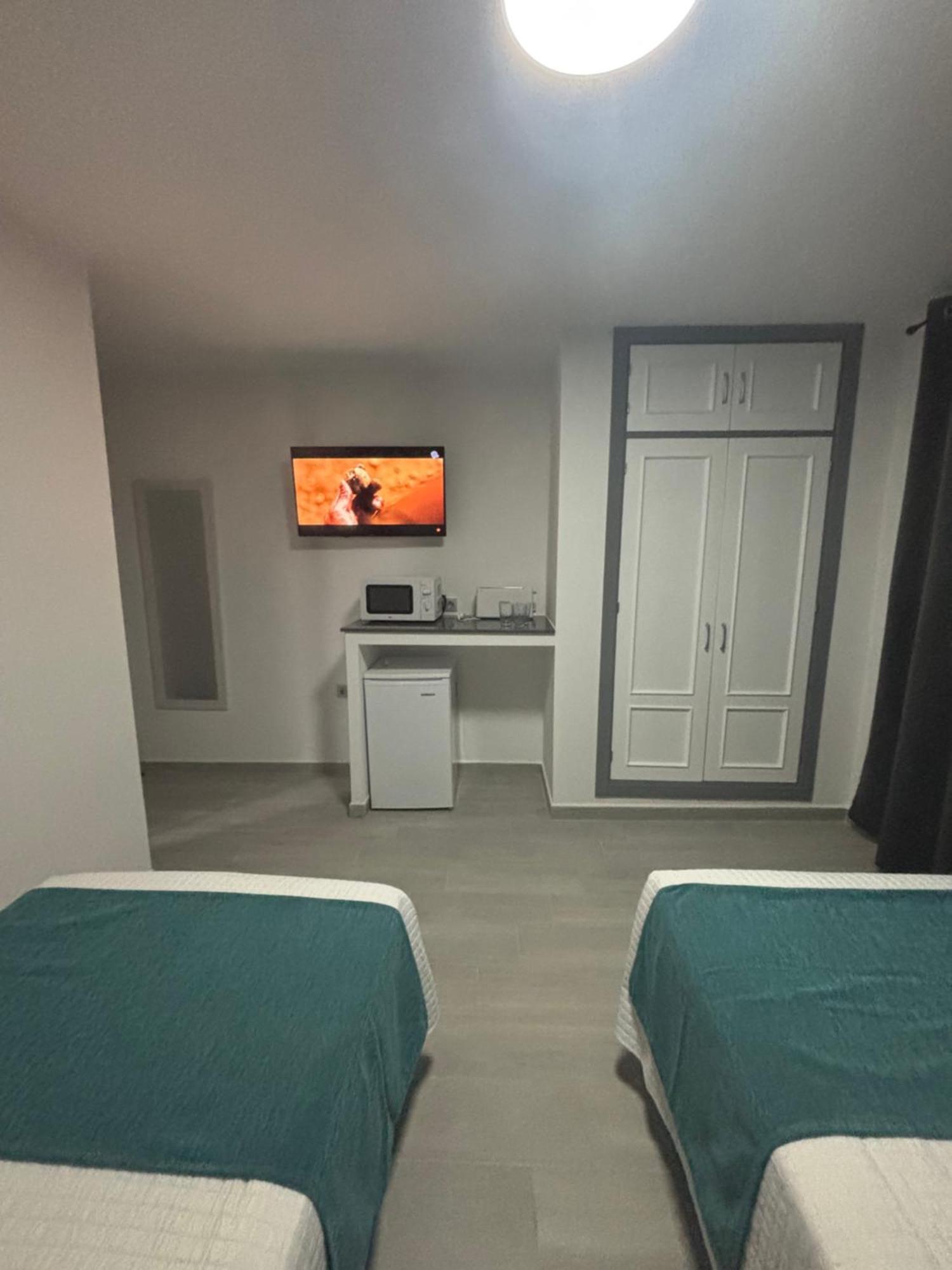 Hostal Los Mellizos Conil De La Frontera Bagian luar foto