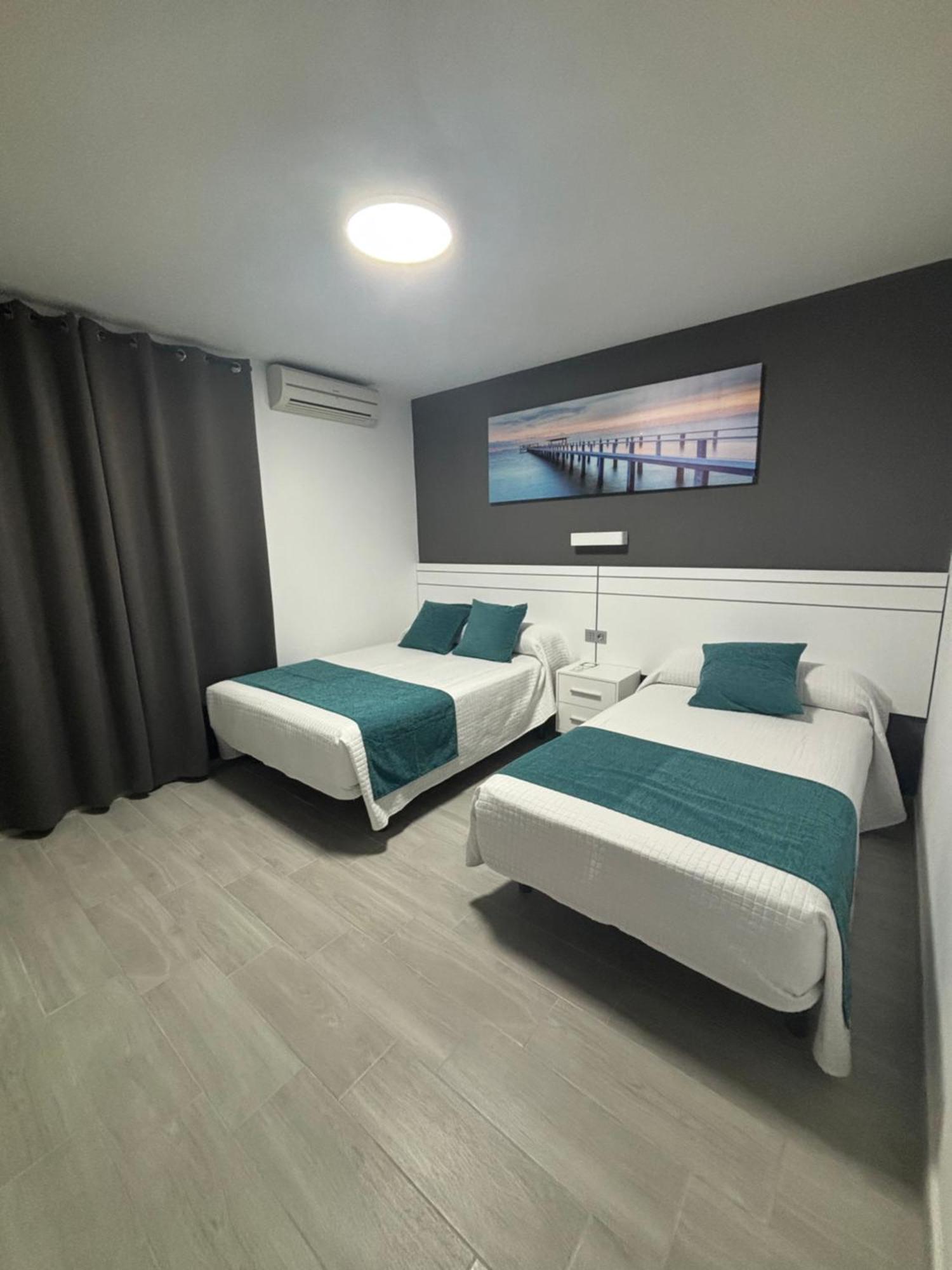 Hostal Los Mellizos Conil De La Frontera Bagian luar foto