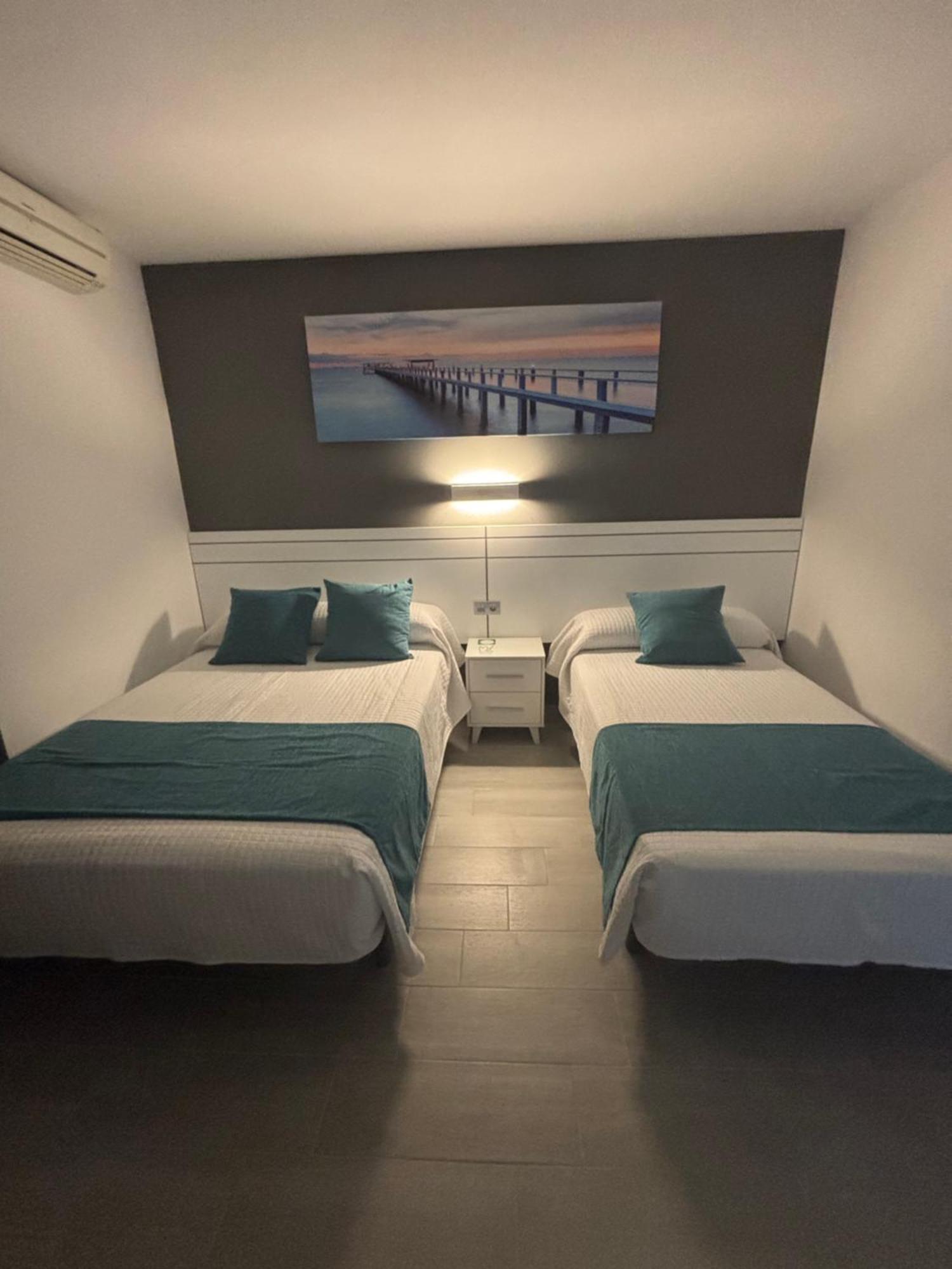Hostal Los Mellizos Conil De La Frontera Bagian luar foto