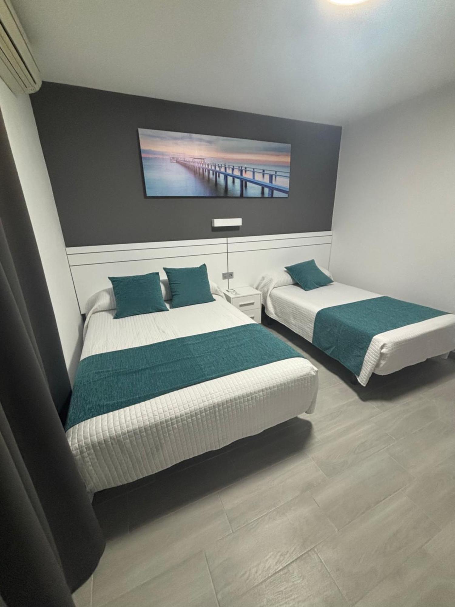 Hostal Los Mellizos Conil De La Frontera Bagian luar foto