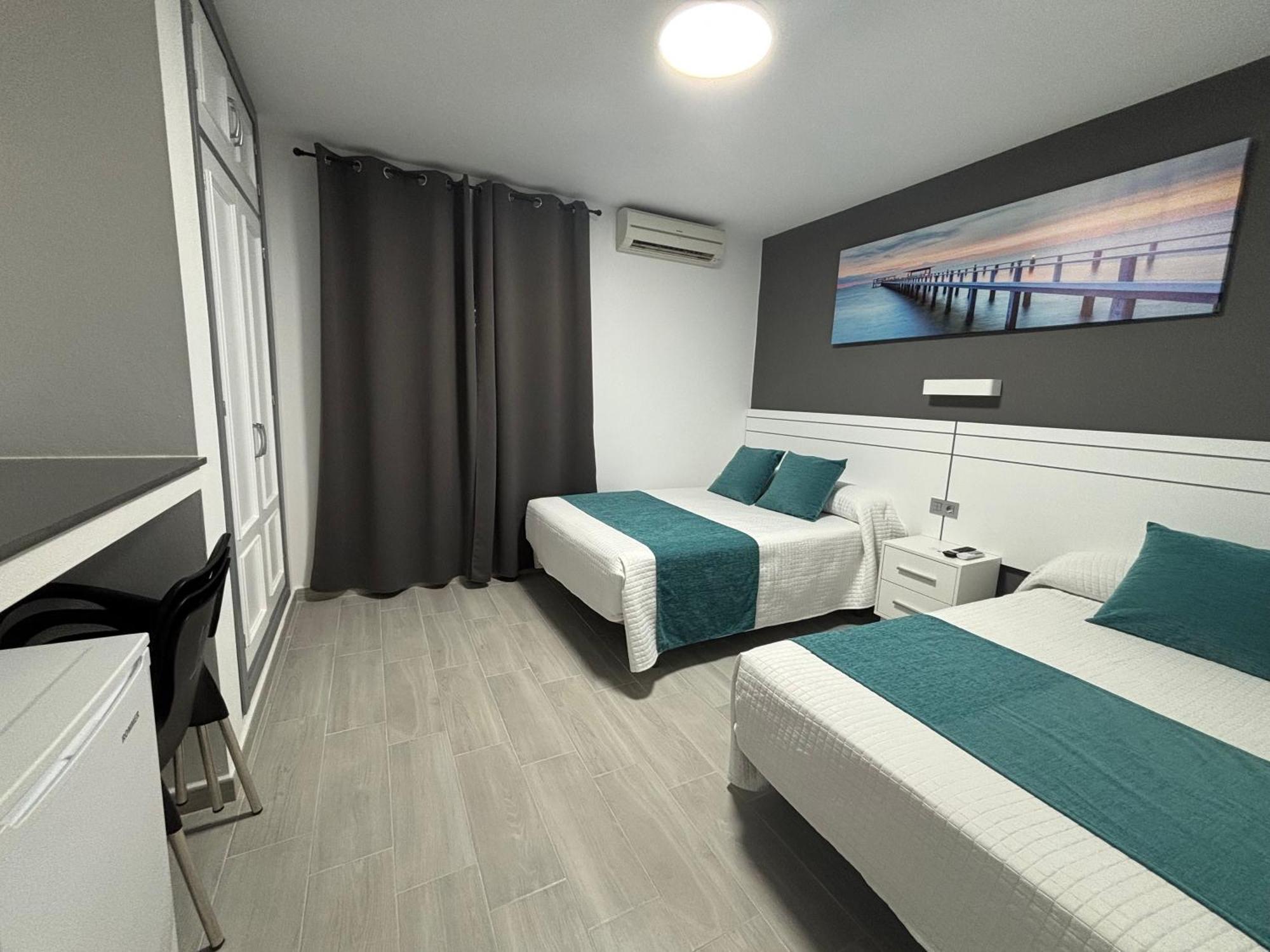 Hostal Los Mellizos Conil De La Frontera Bagian luar foto
