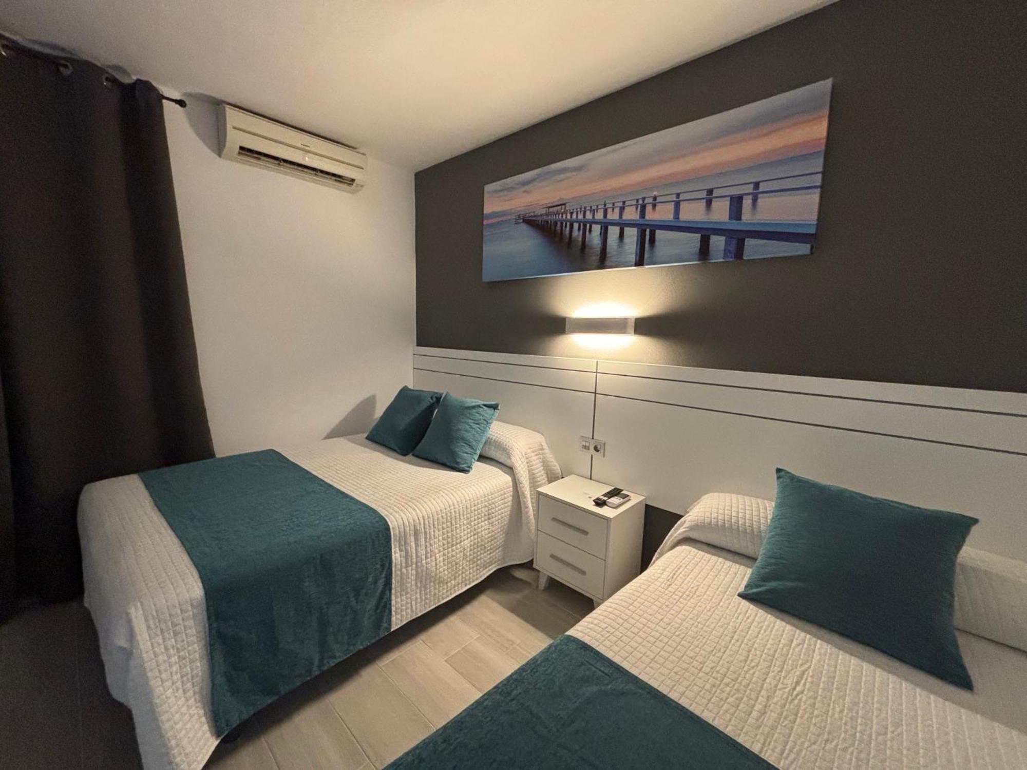 Hostal Los Mellizos Conil De La Frontera Bagian luar foto