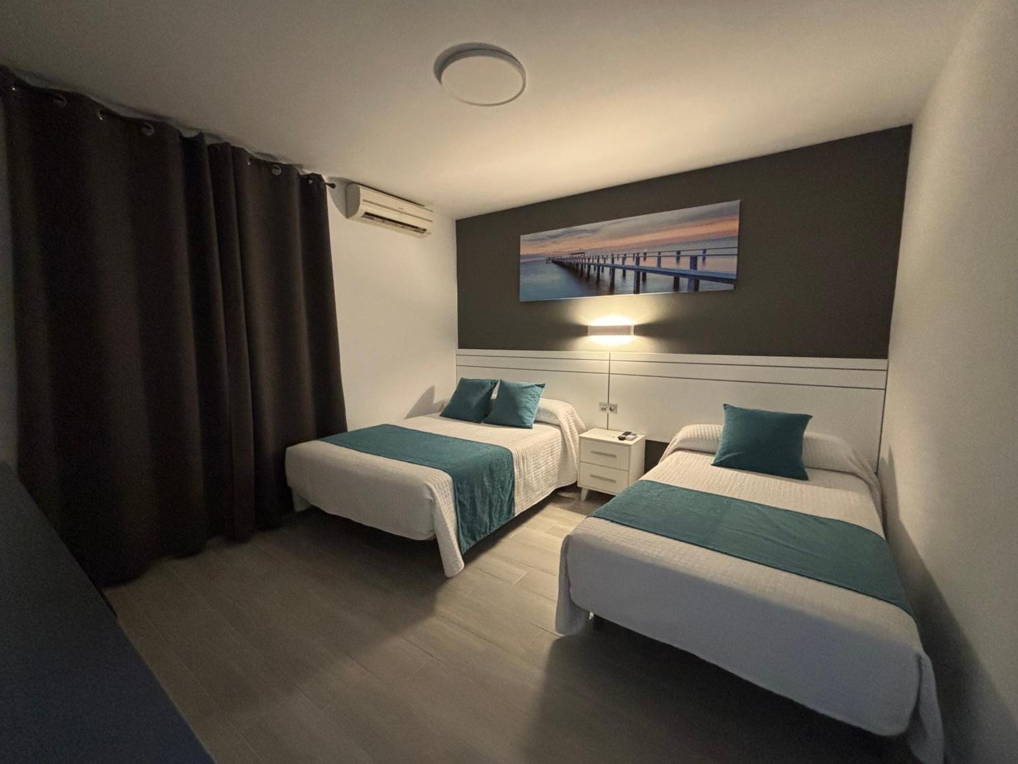Hostal Los Mellizos Conil De La Frontera Bagian luar foto
