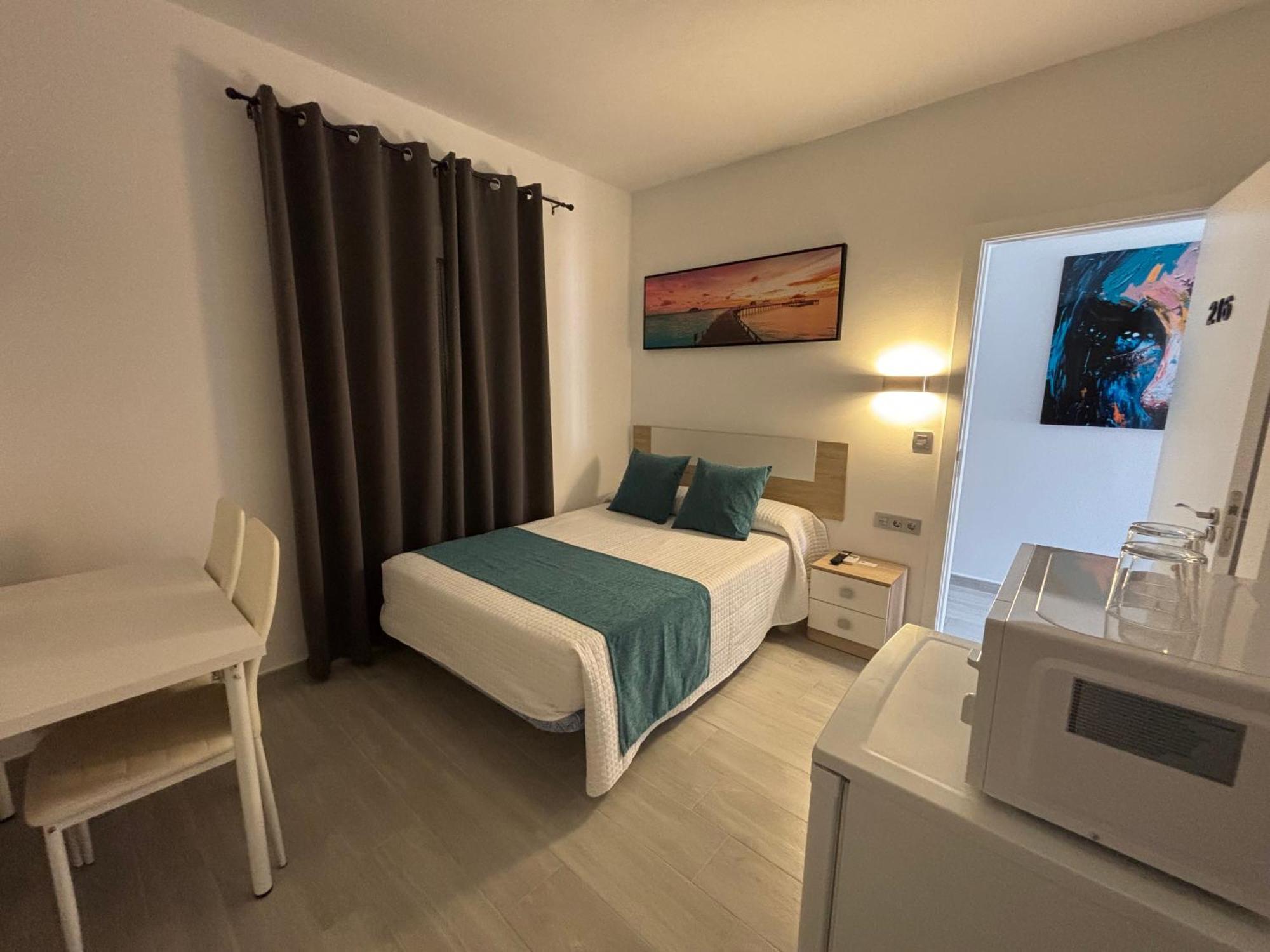Hostal Los Mellizos Conil De La Frontera Bagian luar foto